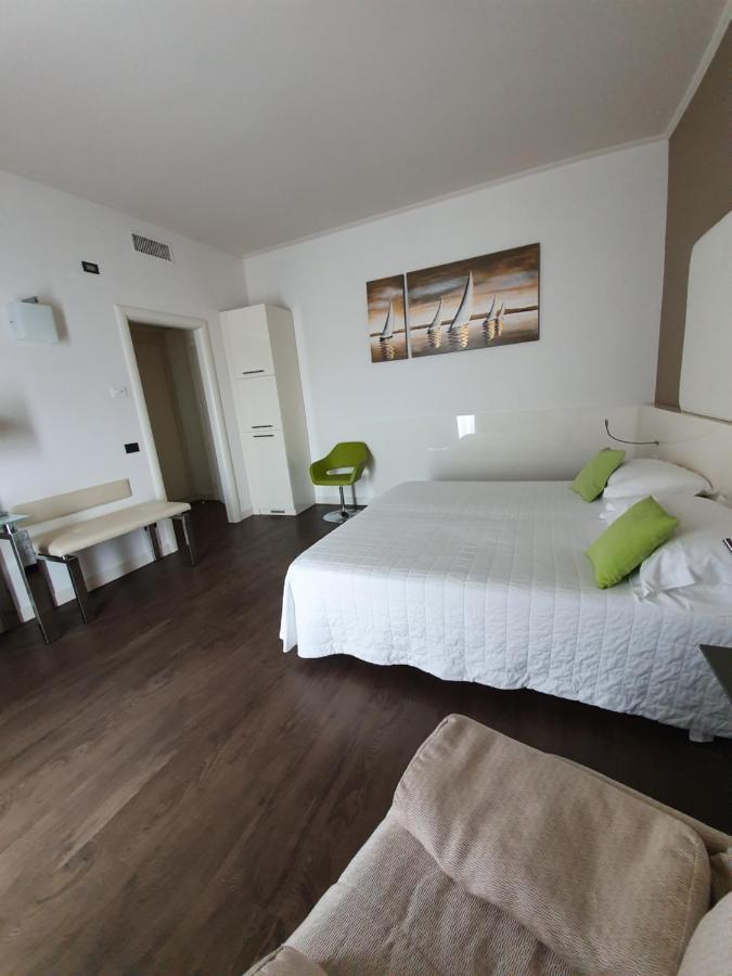 Desenzano 4*